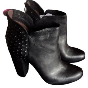 Janet & Janet Leather Bootie Stud embellished Black Sz 40 1/2 Us9.5